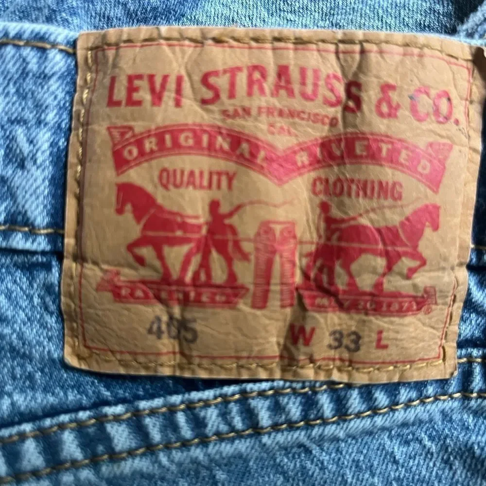 Levi’s men’s 405 distressed jean shorts size 33/10”.